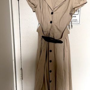 Dress Up Dress Down cute tan size 10 buttoned down & belted Liz Claiborne dress.